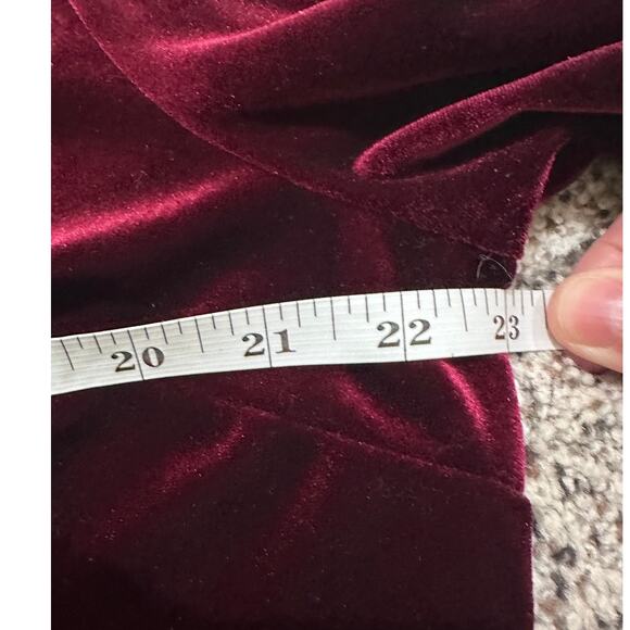 Burgundy Women's Velvet Button Up Long Button Sleeve Boyfriend Tunic, L - Picture 5 of 8
